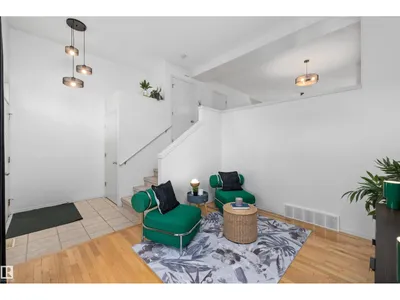 #83 8304 11 AV SW photo 10