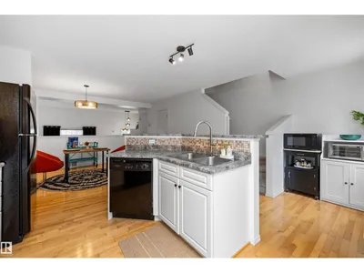 #83 8304 11 AV SW photo 21