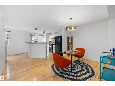 #83 8304 11 AV SW photo 16