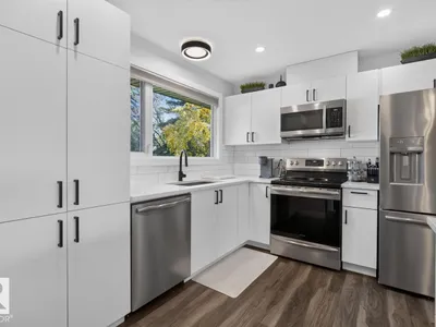 7404 92 AV NW photo 13