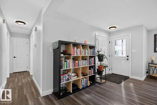 7404 92 AV NW photo 3