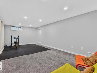 7404 92 AV NW photo 30