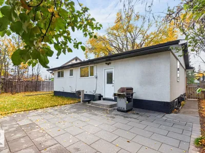 7404 92 AV NW photo 34