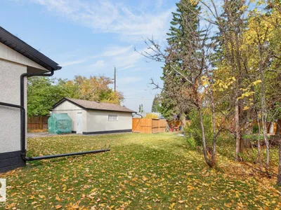 7404 92 AV NW photo 36