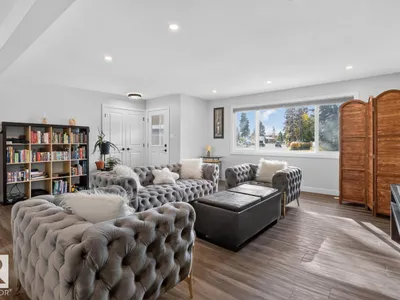 7404 92 AV NW photo 5