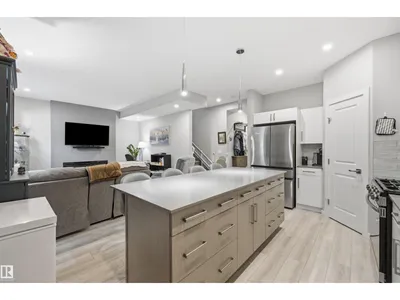 168 LARCH CR photo 10