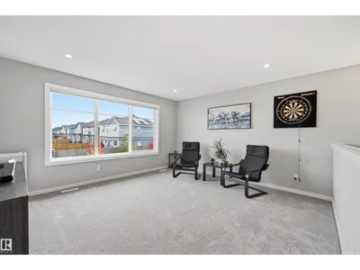 168 LARCH CR photo 24