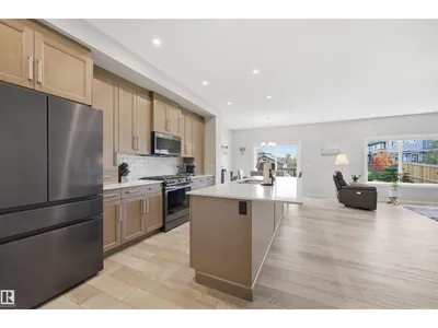 168 LARCH CR photo 8