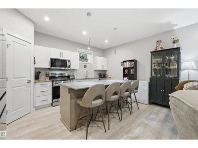 168 LARCH CR photo 36
