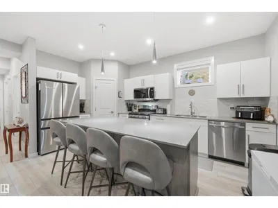 168 LARCH CR photo 37