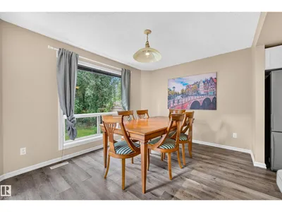 11813 11B AV NW photo 15