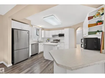 11813 11B AV NW photo 21
