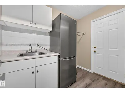 11813 11B AV NW photo 25