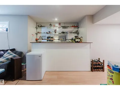 225 HEAGLE CR NW photo 31