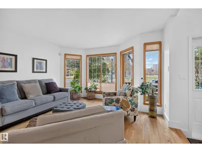 9601 101 ST NW photo 5