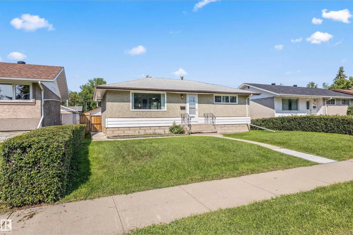 10534 163 ST NW exterior