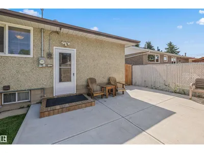 10534 163 ST NW photo 27