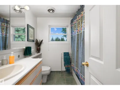 14640 88 AV NW photo 23