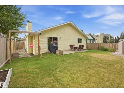 104 VILLAGE DO photo 44