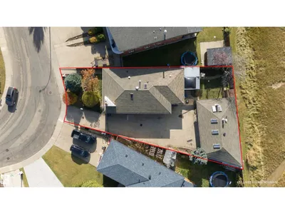 3224 89 ST NW photo 4
