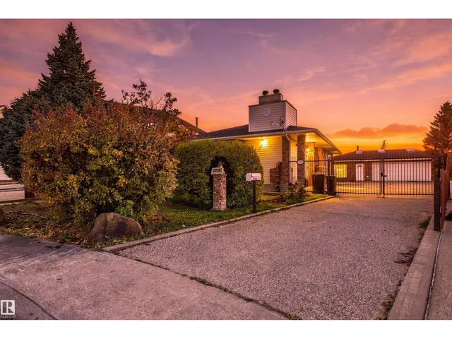 3224 89 ST NW, Edmonton