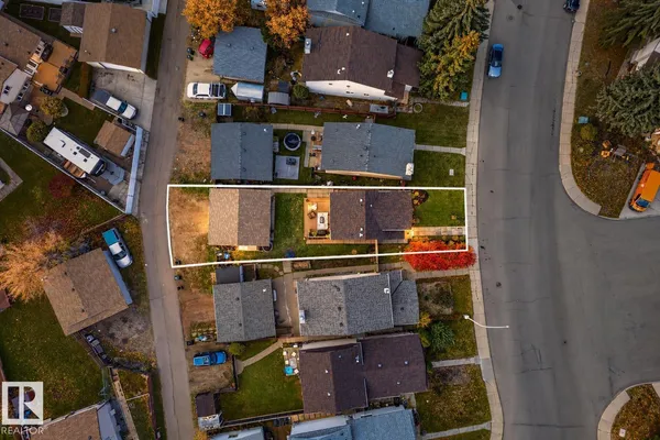 4709 26 AV NW photo 2