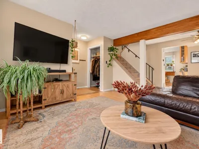 4709 26 AV NW photo 6