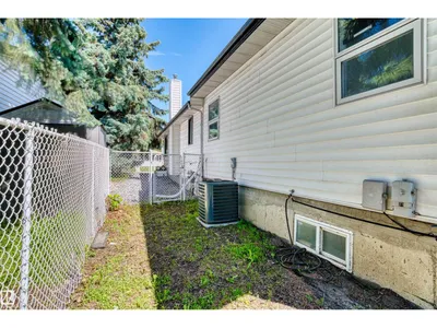 4233 116 AV NW photo 23