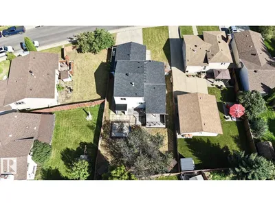 1768 48A ST NW photo 5