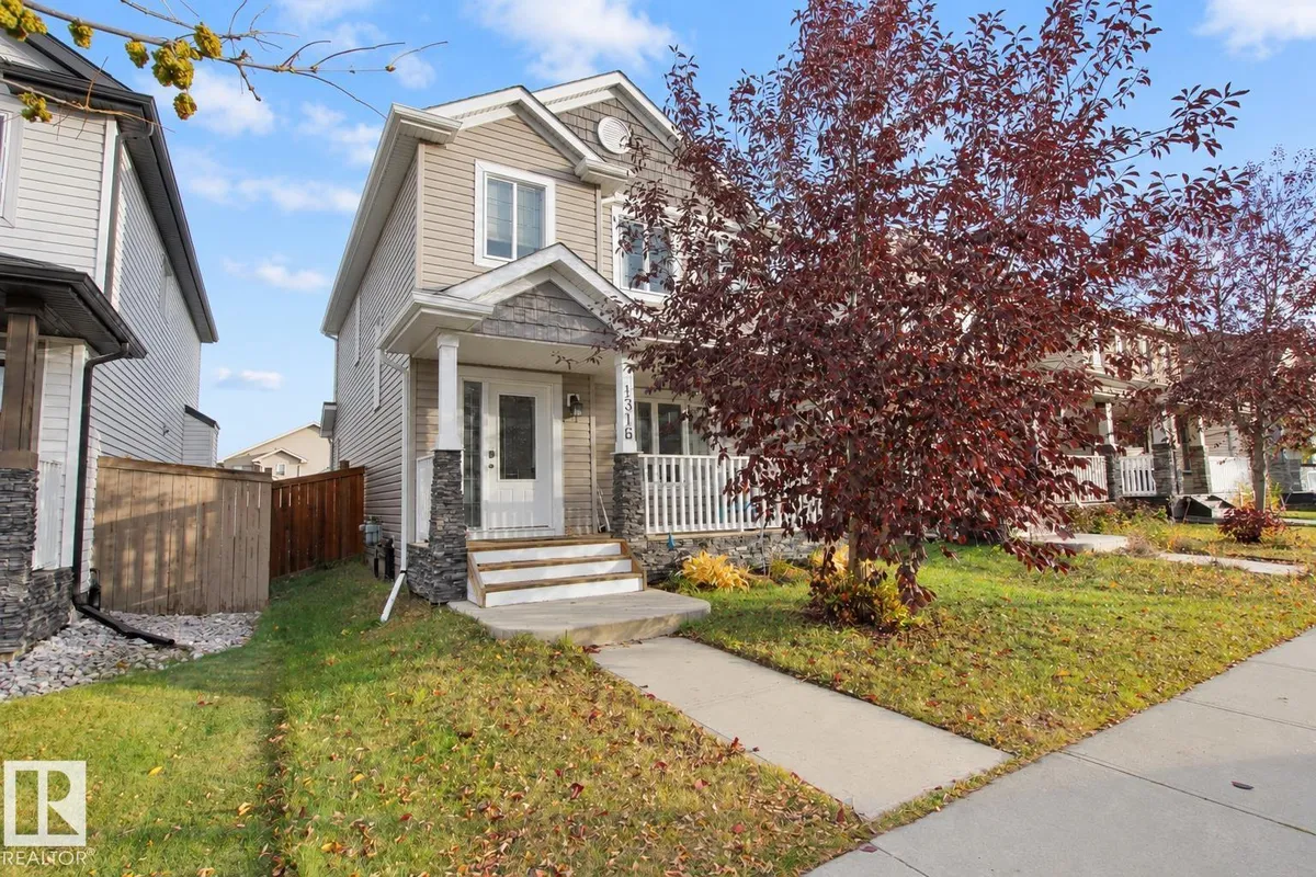 1316 29 AV NW exterior