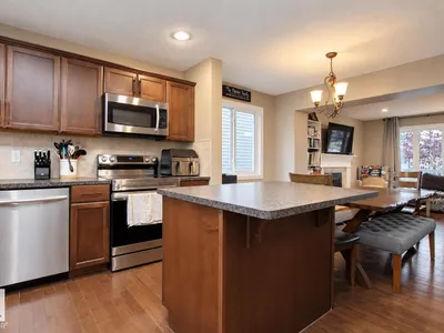 1316 29 AV NW photo 11