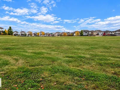 1316 29 AV NW photo 23