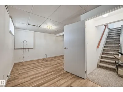 #19 10 GRANGE DR photo 34