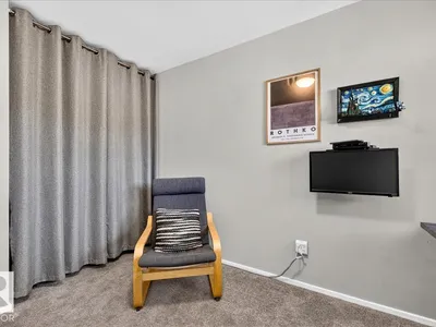 4504 105A AV NW photo 20