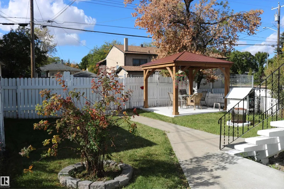 11624 82 ST NW exterior