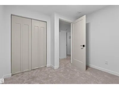 8507 52 ST NW photo 31