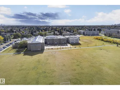3257 142 AV NW photo 36
