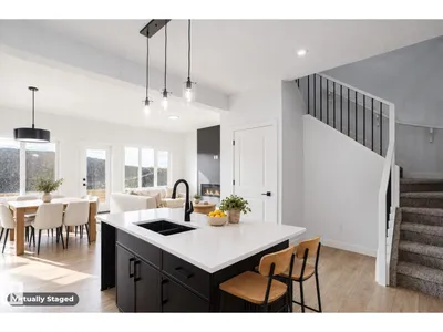 6215 29 AV SW photo 15