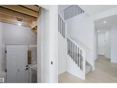 6215 29 AV SW photo 28