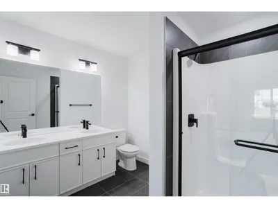 6215 29 AV SW photo 42
