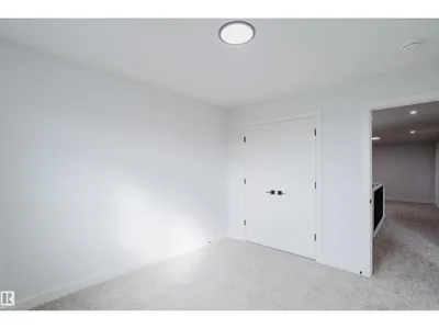 6215 29 AV SW photo 47