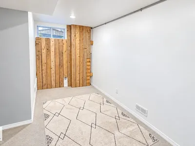 7019 189 ST NW photo 27