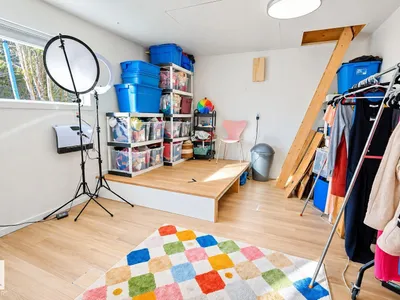 7019 189 ST NW photo 32