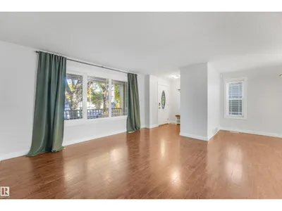 11236 89 ST NW photo 5