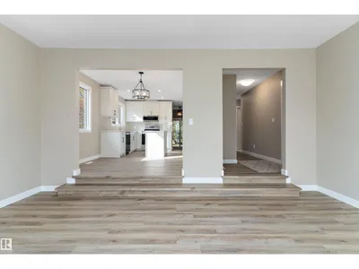 1 LARSON AV photo 19