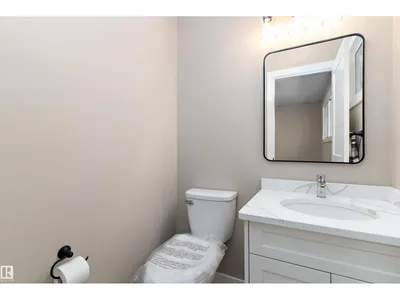 1 LARSON AV photo 31