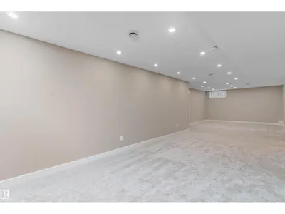 1 LARSON AV photo 37