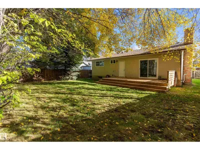 1 LARSON AV photo 46