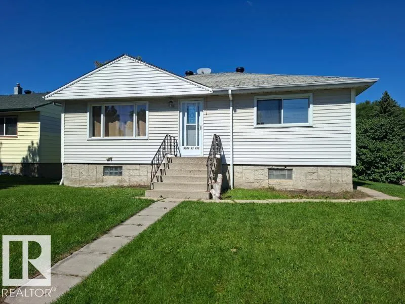 9504 63 AV NW NW exterior