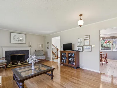 60 QUESNELL CR NW photo 11